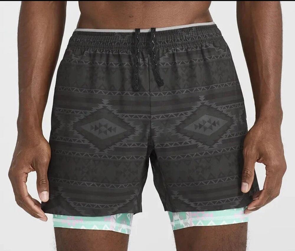 Chubbies Ultimate Training Compression Shorts The Quest Aztec Lined 5.5” Medium